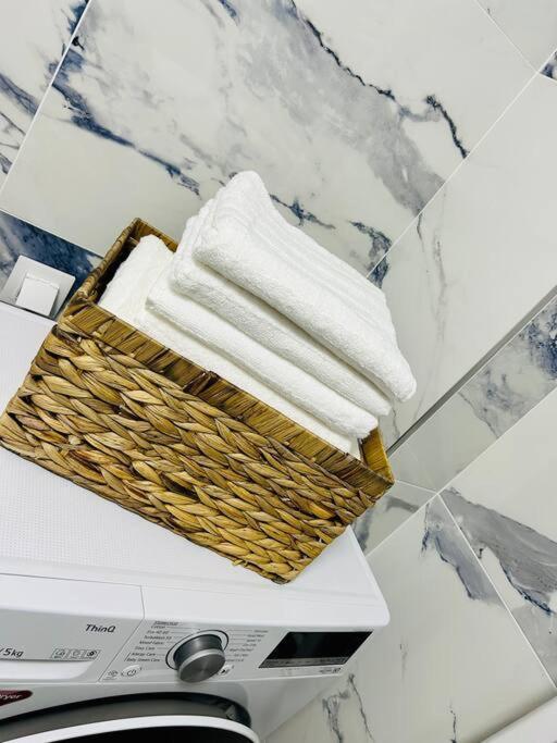 Mosaic64 Apartment Brasov Ngoại thất bức ảnh